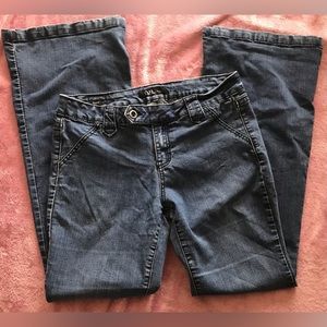 YMI Juniors Size 13 💙 Flare Leg Blue Jeans 💙 Side Tab Whiskered Finish 💙💙💙
